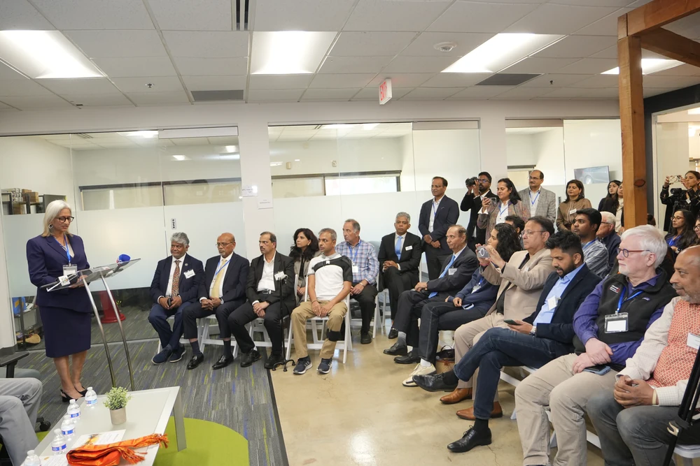 Addressing guests at the Corridor